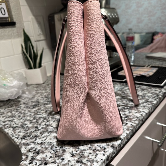 Michael Kors Leather Baby Pink Tote Bag. - Picture 7 of 10